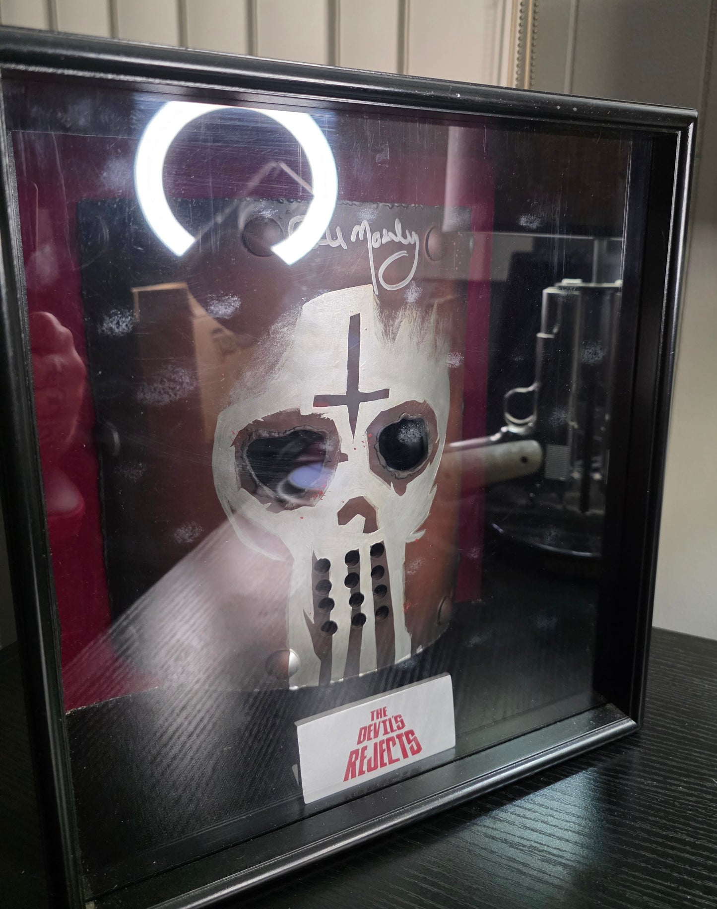 VERY RARE! AUTOGRAPHED Neca "The Devils Rejects" Otis Mask SIGNED By Bill Moseley (99/500)