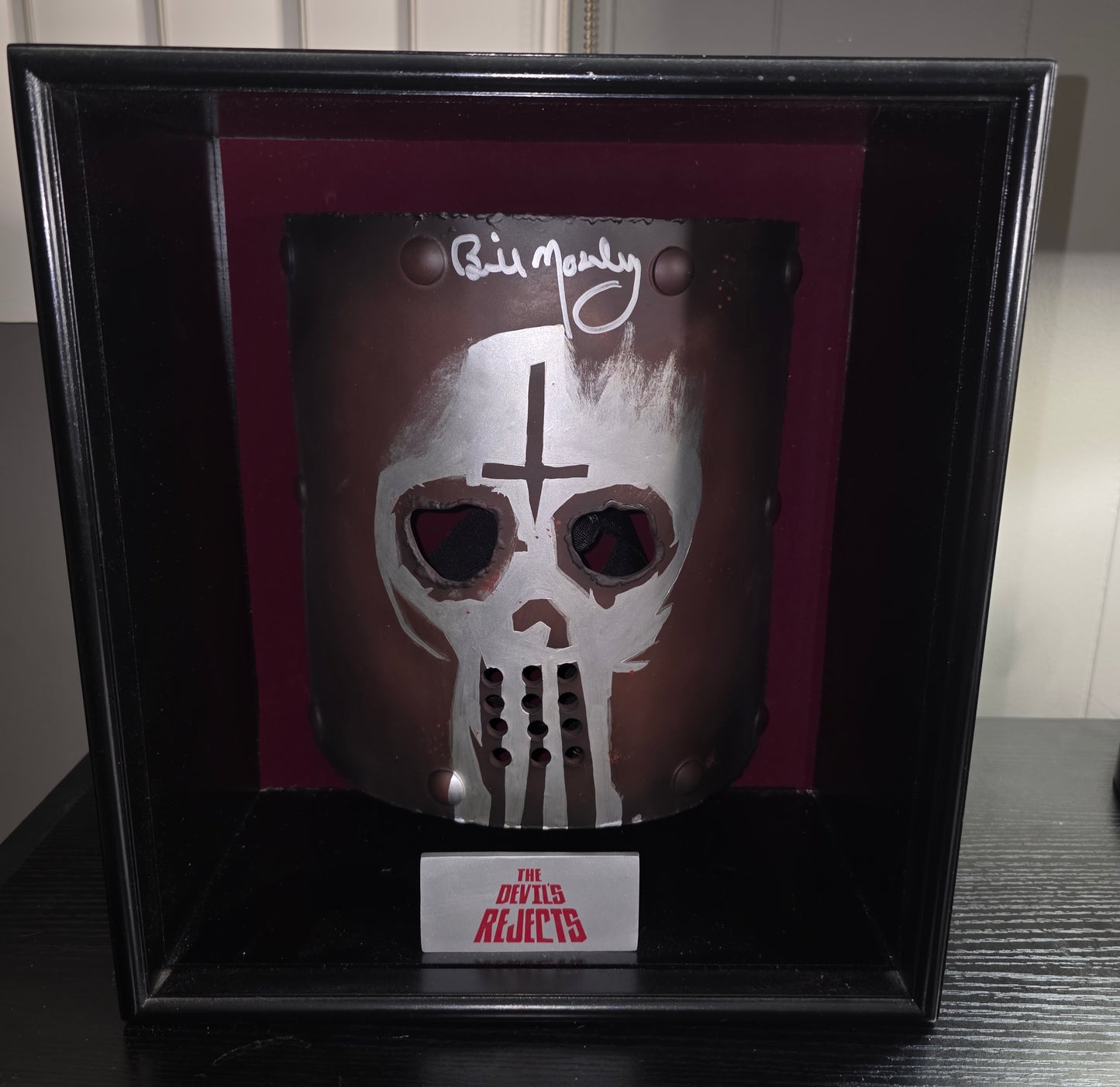 VERY RARE! AUTOGRAPHED Neca "The Devils Rejects" Otis Mask SIGNED By Bill Moseley (99/500)