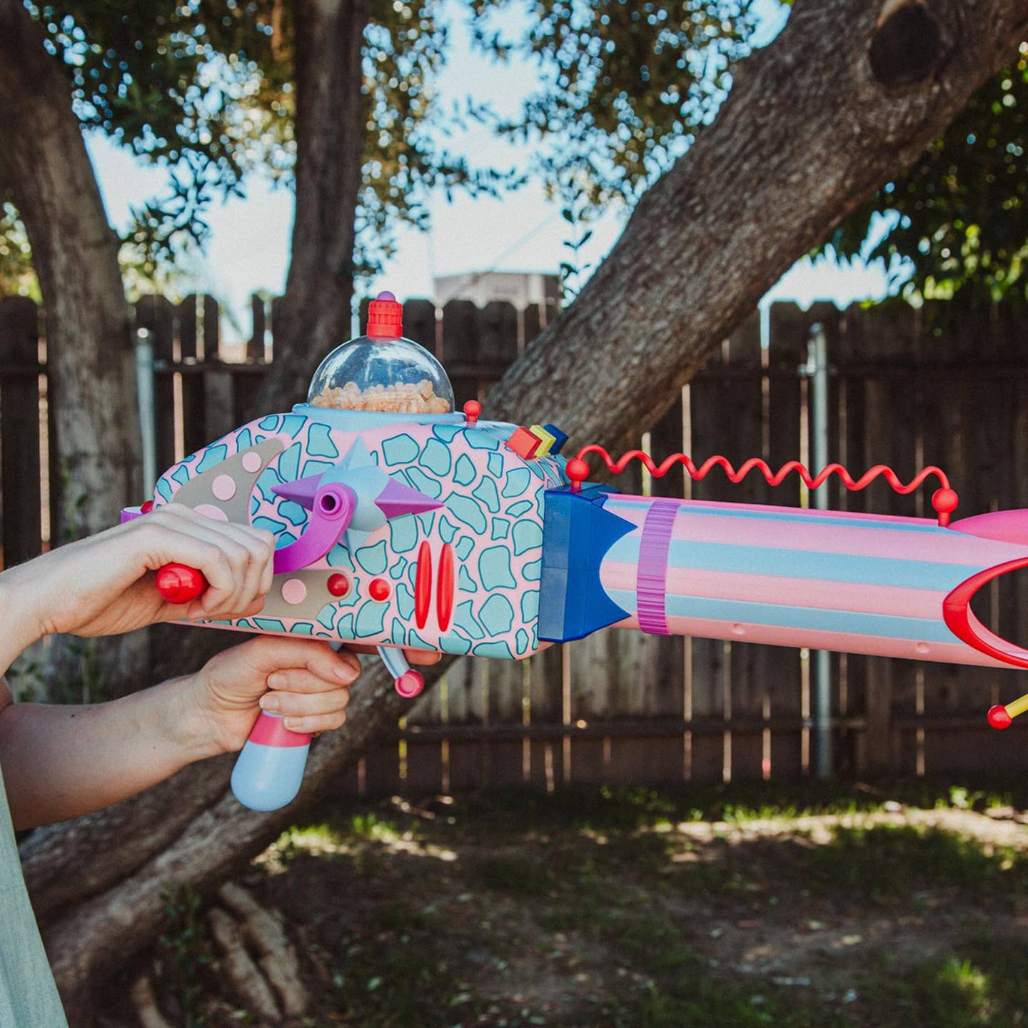 Killer Klowns from Outer Space 24in Popcorn Electric Prop Replica (Pre-Order)