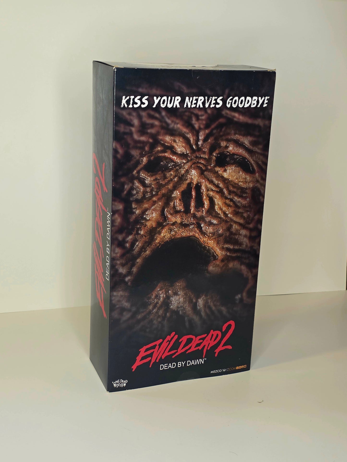 Living Dead Dolls - Presents - EVIL DEAD 2 - Dead By Dawn - Ash Williams