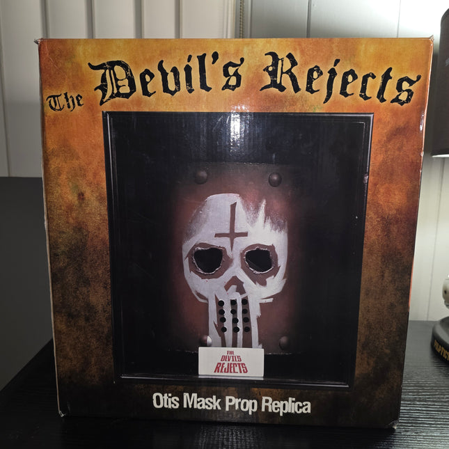 VERY RARE! AUTOGRAPHED Neca "The Devils Rejects" Otis Mask SIGNED By Bill Moseley (99/500) - City Morgue Toys & Collectibles
