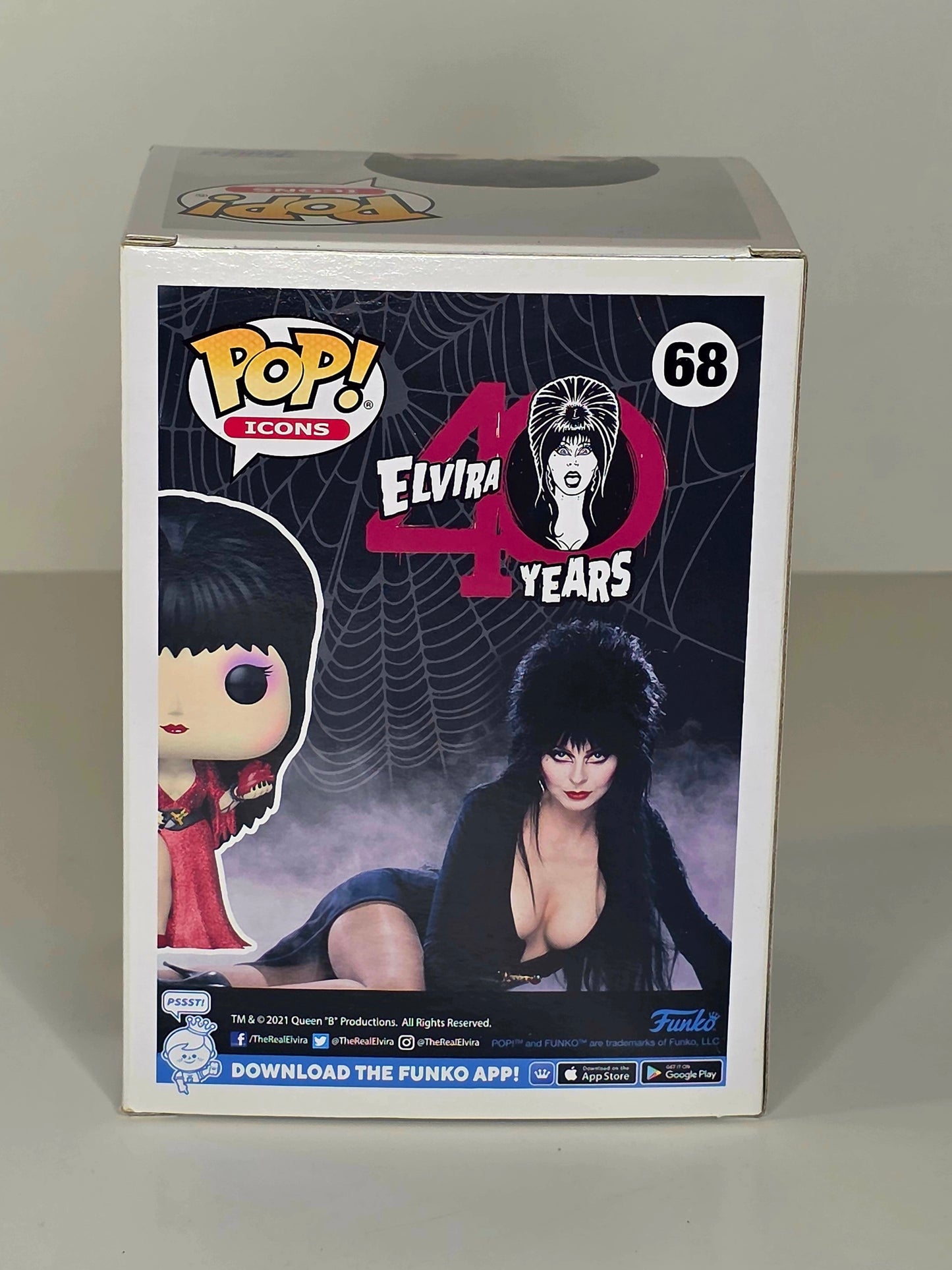 Funko Pop! Elvira #68 Vinyl figure 40th Anniversary Diamond Collection